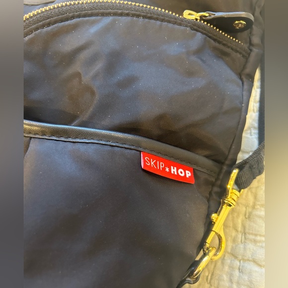 SkipHop Diaper Bag, Black. - Picture 7 of 11